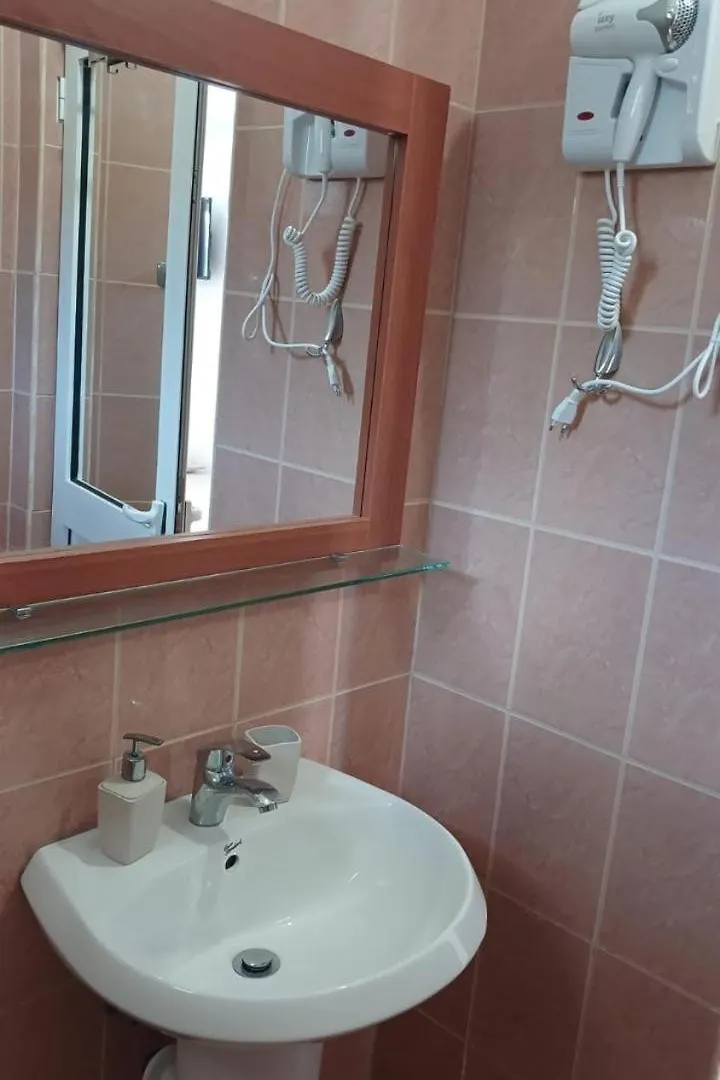 Guesthouse Mateo Dhermi 0*,  Albania